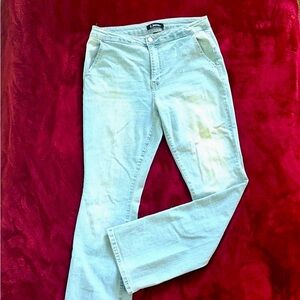NWOT size 8 jeans - sustainable - high waist/bootcut